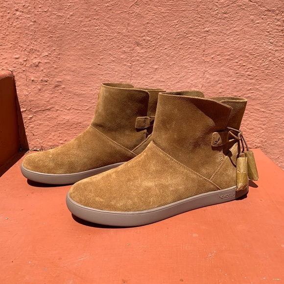 UGG Shoes - Brand New Kookaburra boots, W10